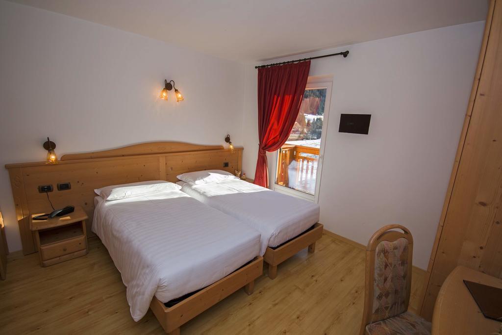 Hotel Miravalle Soraga Extérieur photo