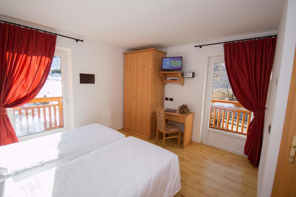 Hotel Miravalle Soraga Extérieur photo