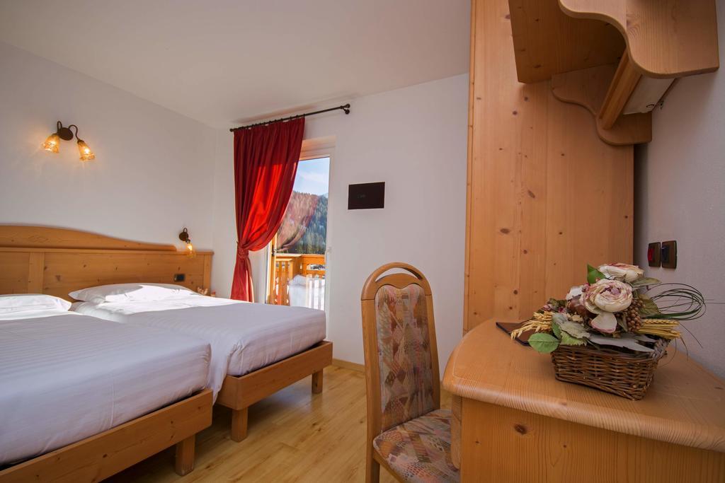 Hotel Miravalle Soraga Extérieur photo